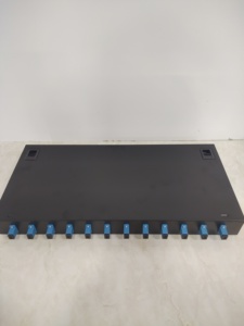 Caja de terminación de fibra para exteriores FTTH Panel de conexión SC/<span class=keywords><strong>APC</strong></span> de <span class=keywords><strong>12</strong></span> puertos con bandeja divisora PLC para una fácil instalación - Product Image 3