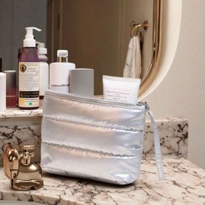 Pochette de maquillage personnalisée avec logo, en duvet de coton léger et moelleux, matelassée, pour l'hiver, pour les voyages - Product Image 5