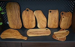 Cadeau de cuisine unique naturel maison planche à découper en bois d'olivier <span class=keywords><strong>italien</strong></span> charcuterie <span class=keywords><strong>fromage</strong></span> <span class=keywords><strong>plateau</strong></span> de service planche pour pendaison de crémaillère - Product Image 4