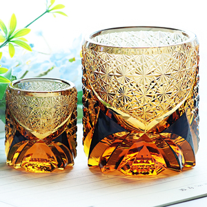 Verre à whisky japonais Edo Kiriko à base épaisse, gravé à la main, motif Chevalier Noir, avec pierres, 220 ml 30 ml - Product Image 2