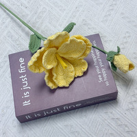 Bouquet de fleurs d'eustoma en laine tricotée et crochetée à la main - pour cadeaux d'anniversaire, de Noël, de mariage ; Vente en gros de fleurs