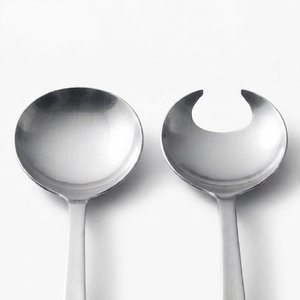Ustensiles à salade en acier inoxydable avec manche en bois, parfaits pour un usage domestique quotidien, couverts modernes pour table à manger. - Product Image 4