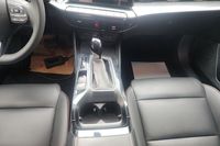 MG5 2022 2023 2025 1.5L CVT Berline LHD Faible Kilométrage Fiable Durable Prête à l'Exportation Prix Abordable LCL Acceptable Voiture d'Occasion