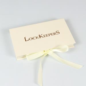 Boîte de carte de crédit de luxe magnétique en carton rigide biodégradable personnalisée avec lamination mate et doublure en éponge EV a Insert - Product Image 2