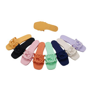 Venta caliente Sandalias de gelatina Punta cuadrada Diapositivas Zapatillas Calzado Color caramelo Verano Playa Al Aire Libre Sandalias planas impermeables para mujeres - Product Image 4