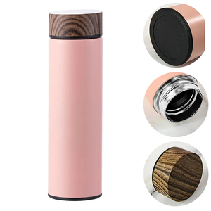 <span class=keywords><strong>Bouteille</strong></span> <span class=keywords><strong>isotherme</strong></span> sous vide en acier inoxydable de 500 ml avec infuseur à thé et couvercle couleur grain de bois – Vente en gros - Product Image 3