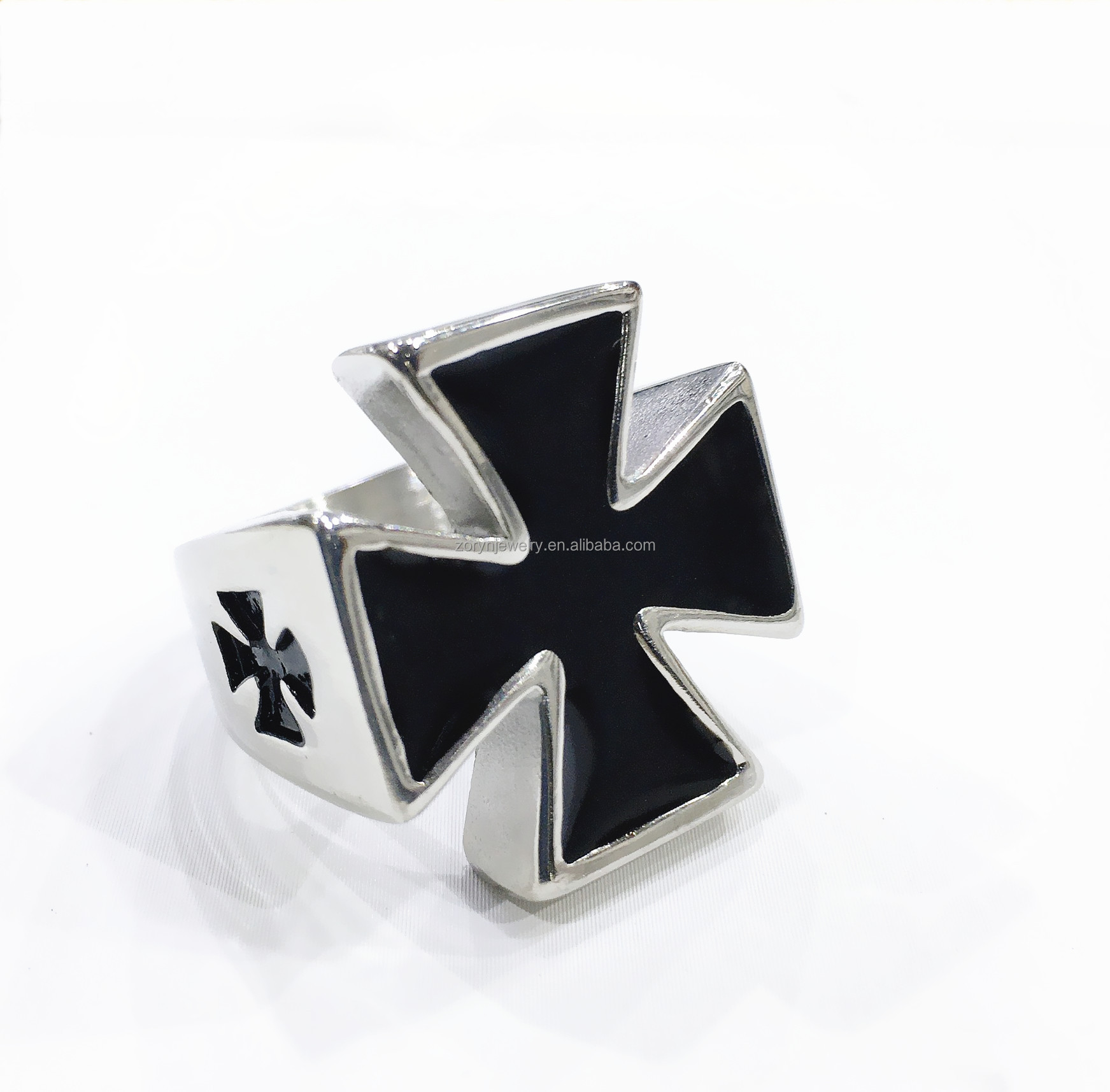 Knight Ring