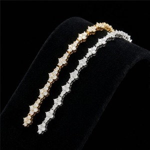 Bracelet en argent sterling 925 avec diamants moissanite de fabrication indienne, élégant pour un usage quotidien, disponible à un bon prix - Product Image 5