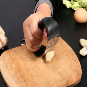 Prensa de Ajo Multiusos Personalizada Syh640 al por Mayor, Picadora Portátil de Acero Inoxidable con Operación Manual y Contenedor - Product Image 3