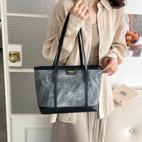 Tas Tote Kapasitas Besar Vintage Baru 2026 untuk Wanita, Tas Selempang Kasual Retro dengan Liontin Awan Lucu untuk Kerja, Belanja, dan Bepergian