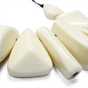 Collar de Cuentas de Madera Geométricas Color Crema, Estilo Étnico, Cordón Negro Ajustable, Unisex, Joyería Casual para Regalo - Product Image 4