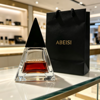 Vente en gros de flacons de parfum en verre carrés roses de 30 ml, 50 ml, 100 ml, flacon de parfum en verre transparent givré de haute qualité avec couvercle doré