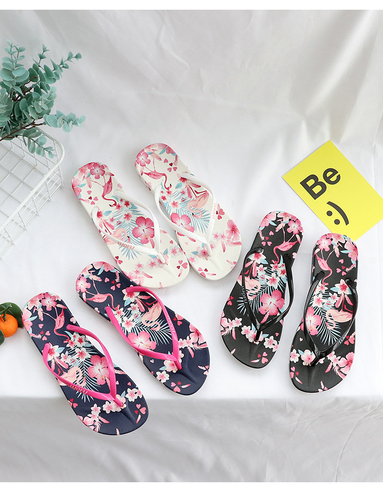 Latest Ladies Filpflops Summer Outside Wearing Flip Flops Flat Beach Slippers For Girls