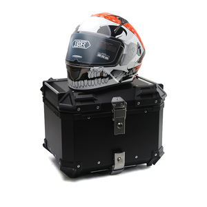 Boîtier supérieur universel personnalisé pour <span class=keywords><strong>moto</strong></span> 45L en alliage d'<span class=keywords><strong>aluminium</strong></span> noir Boîte de coffre pour <span class=keywords><strong>moto</strong></span> Boîte arrière pour scooter - Product Image 5