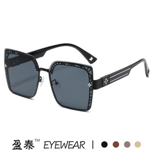 Lunettes de soleil carrées pour femmes Yingtai Eyewear, UV400, monture en plastique et métal, couleur jaune, lunettes de soleil de voyage tendance - Product Image 4