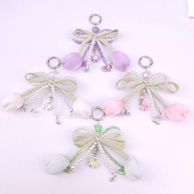 Cute Butterfly Pearl Beaded Tulip Bow Keychain Y2K Bowknot Phone Charm Flower Jewelry Bag Pendant Keyring Accessories for Women