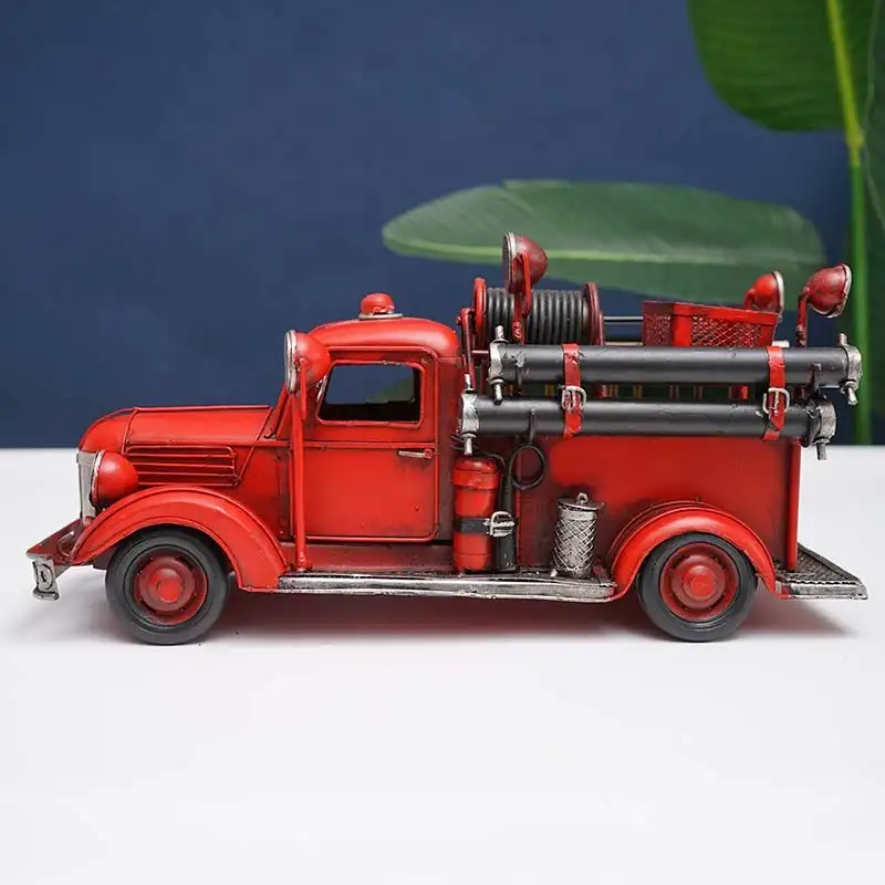 בציר כבאית דגם רטרו צלמית ברזל אדום משאית רכב צלמית ילד מתנת ילד צעצוע בית תפאורה מתכת מלאכות