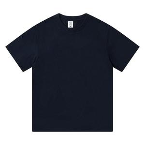 เสื้อยืดคอกลมแขนสั้นผู้ชายผ้าฝ้าย 100% สีพื้นเรียบง่าย สวมใส่สบาย พิมพ์ลายด้วยความร้อน พร้อมโลโก้แบบกำหนดเอง - Product Image 3