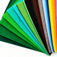 Tissu en feutre aiguilleté coloré de 2 mm pour la décoration de chambre à coucher ; Tissu non tissé en feutre aiguilleté en fibres synthétiques