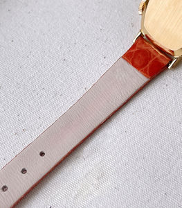 Reloj de Cuarzo de Alta Gama 2025, Acabado Lujoso en Piel de Cocodrilo Color Caramelo, Resistente a Arañazos, para Actividades al Aire Libre en Centros Comerciales, Elegante y Ejecutivo - Product Image 4