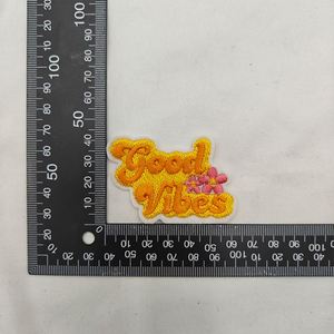 Patch brodé thermocollant motif tournesol et signe de la paix pour la décoration de vêtements et de chapeaux - Product Image 5