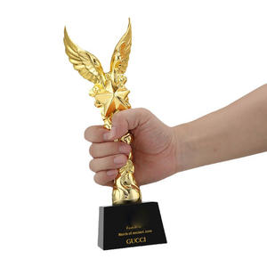 Trofeo de águila de resina de bronce plateado dorado Impresión de forma personalizada Trofeo de vidrio de resina Premio de cristal Trophis - Product Image 2