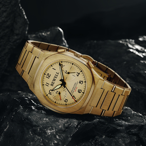 Montre chronographe à quartz personnalisée en acier doré massif pour hommes - Product Image 6