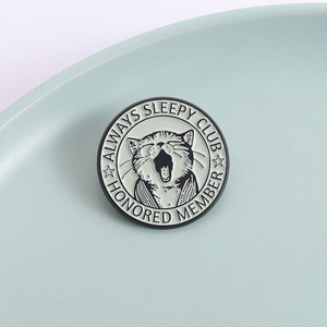 Spilla da Membro Onorato del Club Always Sleepy, Pin Smaltato con Gatto Stanco e Sonnolento, Distintivo per Borsa, Gioielli, Regalo per Amici - Product Image 1