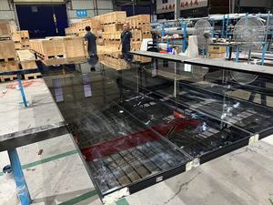 Porte de <span class=keywords><strong>garage</strong></span> en aluminium et verre, design moderne, sécurité commerciale, finition noire imperméable, composants en acier galvanisé, OEM - Product Image 2