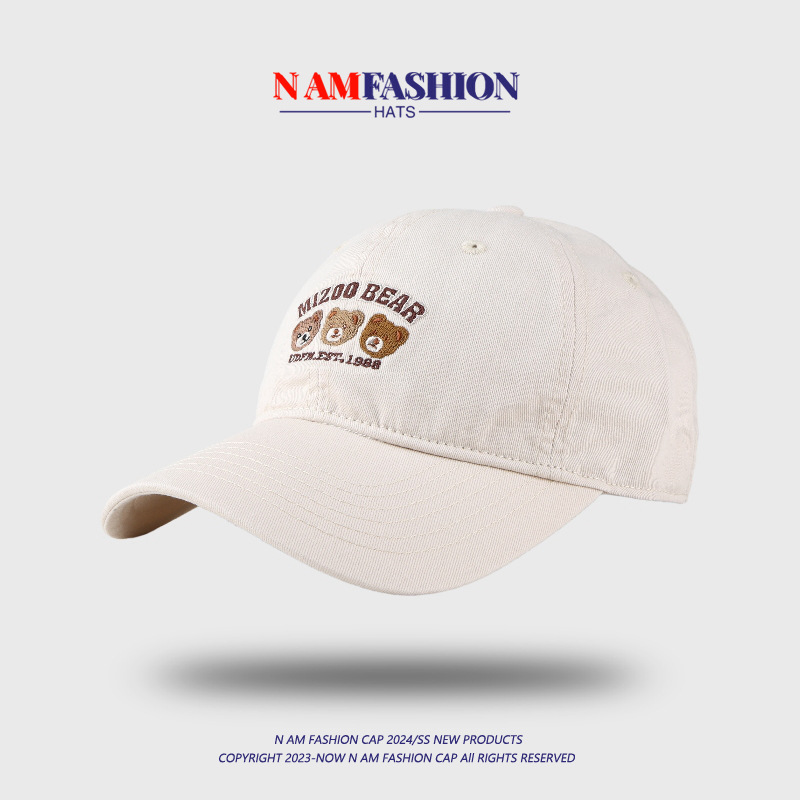 Three bear head baseball cap off white