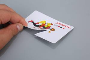 Naipes <span class=keywords><strong>de</strong></span> PVC Personalizados con Superficie Lisa para Juegos <span class=keywords><strong>de</strong></span> Bar, Tiempo Libre <span class=keywords><strong>de</strong></span> <span class=keywords><strong>Fin</strong></span> <span class=keywords><strong>de</strong></span> <span class=keywords><strong>Semana</strong></span> y Descansos Diarios - Product Image 5