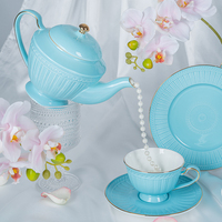 Vaisselle de luxe en porcelaine avec bordure en or royal, assiettes commerciales bleues et dorées pour la vente en gros d'horeca