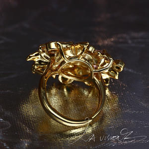 Bague pour femme en argent 925 incrustée de cristal rose et de spinelle verte nano, série Otherworld Vintage - Product Image 1