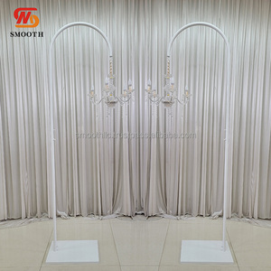 โคมไฟระย้าทรงพระจันทร์ 8 ฟุต รุ่นคลาสสิค โครงโลหะสีทอง สำหรับงานแต่งงาน แบบตั้งพื้น ตกแต่งงานอีเว้นท์ - Product Image 2