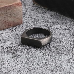 Anillo de flecha de diseño Simple <span class=keywords><strong>2021</strong></span>, anillo de acero inoxidable, joyería de moda personalizada chapada en negro - Product Image 2