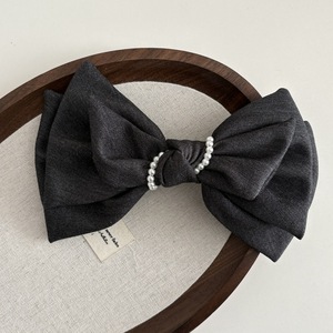 Pince à cheveux coréenne en tissu avec grand nœud perlé, accessoire féminin pour les fêtes - Product Image 4