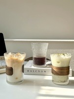 Vente en gros Tasse à café rayée à oreille suspendue Tasse à latte américaine glacée Tasse blanche à haut niveau d'apparence O Verre à repasser empiler