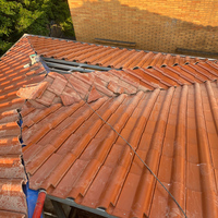 Tuile de toit en céramique émaillée sur mesure au design moderne projet de villa imperméable et résistant à l'usure vente en gros de carreaux de céramique