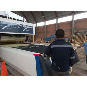 Macchina per curvatura e rinvenimento del vetro CNC ad alta produttività con motore e PLC 3-18mm di spessore Multi-tensione - Product Image 3