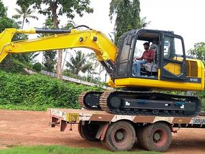 Mini-excavatrice sur chenilles CLG915E de 15 tonnes à vendre avec pièces de rechange complètes - Product Image 2