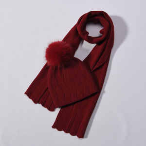 Jxwatcher Prix d'usine Vente en gros Bonnets doux tricotés avec pompon en fourrure Personnalisé Hiver Chaud <span class=keywords><strong>Ensemble</strong></span> 2 pièces <span class=keywords><strong>Bonnet</strong></span> et Écharpe en <span class=keywords><strong>Cachemire</strong></span> pour <span class=keywords><strong>Femme</strong></span> - Product Image 1
