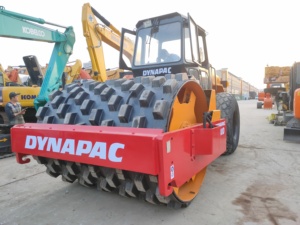 Rodillo compactador usado DYNAPAC CA30D con tambor único, componente central de rodillo de neumático, motor y bomba - Product Image 2