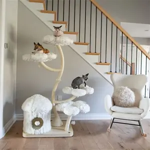 مجموعة خشبية ملونة من ألعاب القطط المتفاعلة على شكل شجرة أو شجرة تتسلق على شكل برج مع أعمدة قطيفة وسيسال فاخرة هدية جميلة للقطة