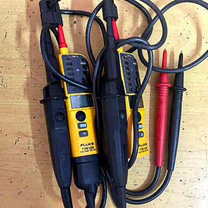 Fluke T130แรงดันไฟฟ้าสองขั้ว & ความต่อเนื่องเครื่องทดสอบโพรบไฟฟ้าหรือ FlukeT130VDE ในสภาพมือสองที่ดี - Product Image 1
