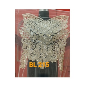 Blusa de punto con cuentas hecha a mano para mujer ropa de fiesta de trabajo tejida transpirable a la venta para primavera - Product Image 1