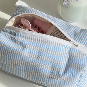 Korean style fresh and sweet striped toiletry bag, large capacity <b>storage</b> bag, Instagram style plaid <b>makeup</b> bag, sweet girl - Product Image 4