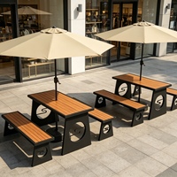 Ensemble table et chaises WPC d'extérieur avec longue banquette et parasol – Mobilier de loisirs pour cour, restaurant, rue de restauration et site touristique