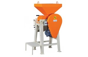 Broyeur de céréales de haute qualité, grande capacité de 40 CV, alimenté par un tracteur, mélangeur et broyeur d'aliments, capacité de 2000 à 2750 kg/h pour l'agriculture - Product Image 2