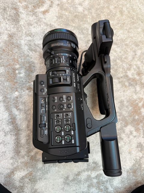 Professional Digital Camcorder Sonys PXW-Z280 3CMOS 1/2" Sensor  4K Video Camera