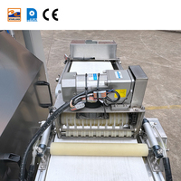 Machine à cuire les gaufres en acier inoxydable à chauffage au gaz industriel, grande capacité